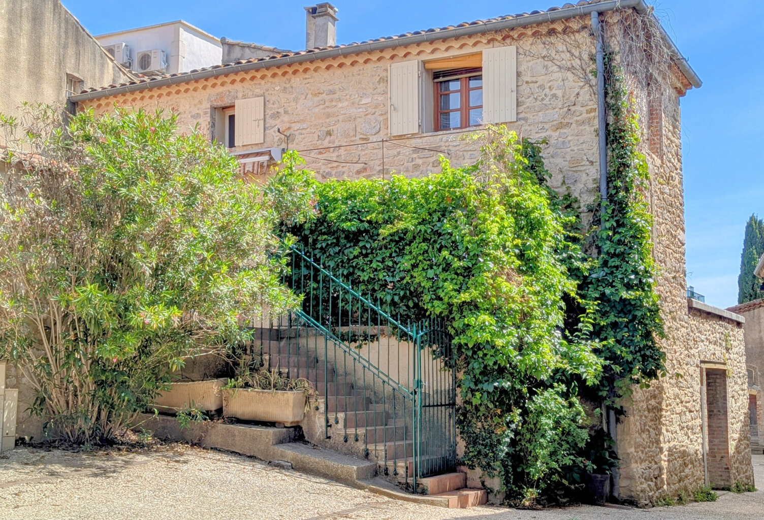 Maison de village lumineuse située entre Uzès et Nîmes — photo 1