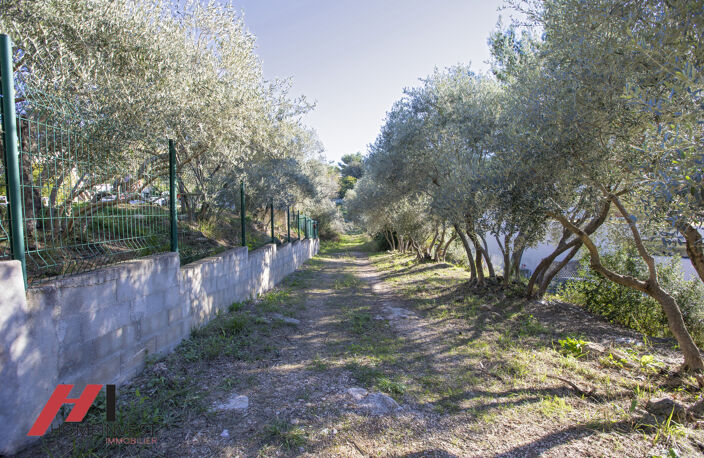 TERRAIN 830 M2 VIABILISE AVEC PERMIS PURGE DE 140 M2 AUX TROIS LUCS — photo 5