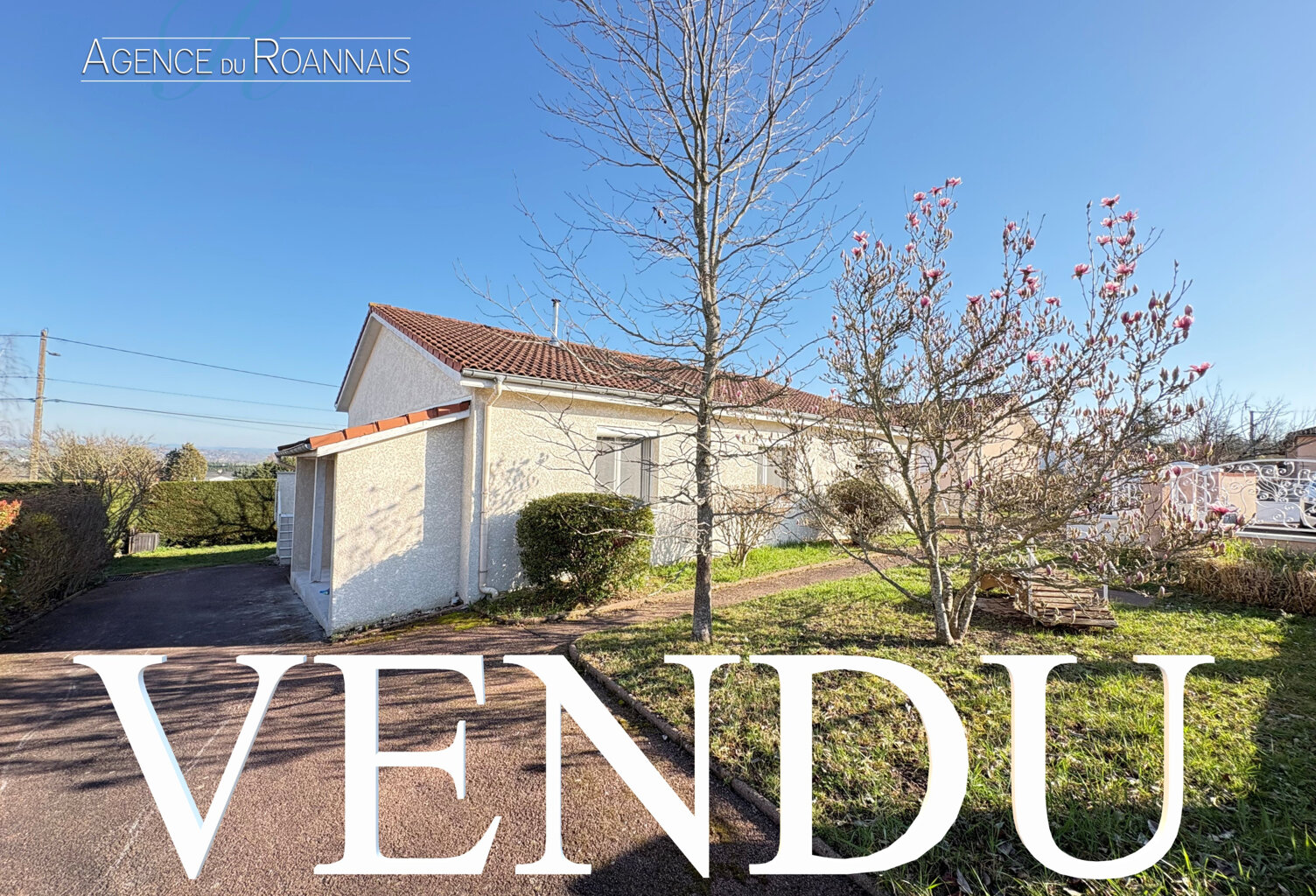 Proche Roanne, Pavillon de plain-pied avec 4 chambres sur 68 — photo 1