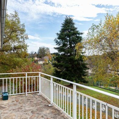 Maison 6 pièces 241960 €