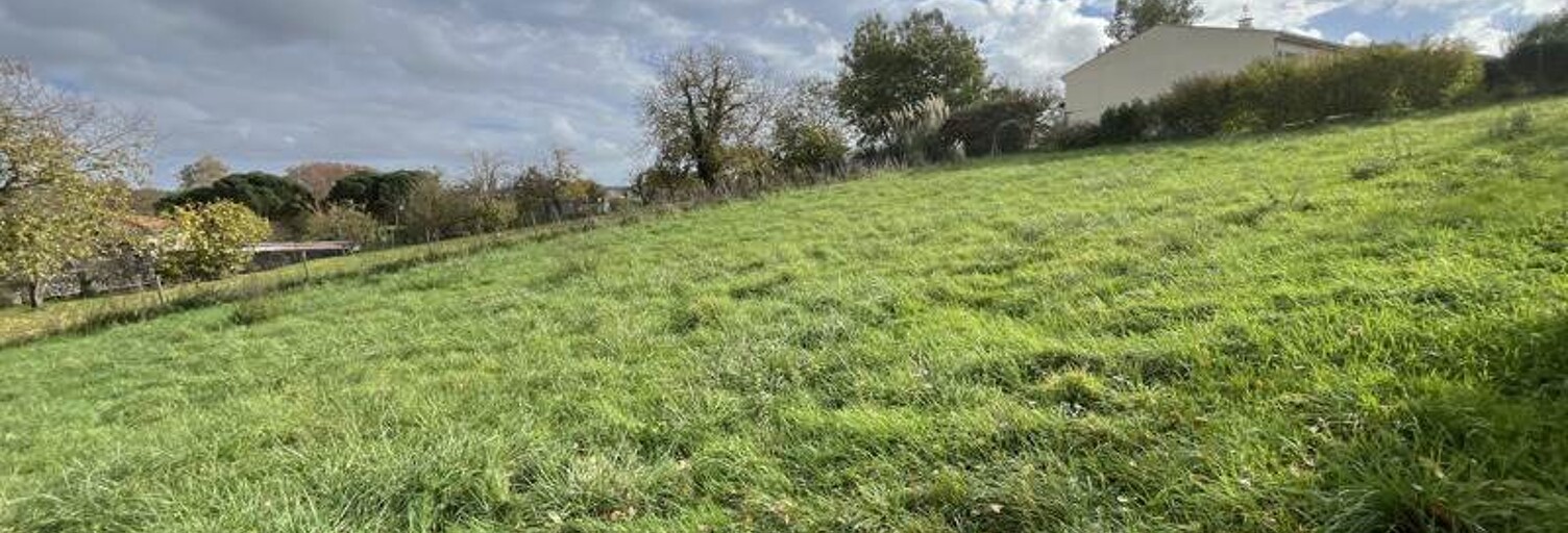 Terrain  1572 m² à vendre à Baignes-Sainte-Radegonde (16360)