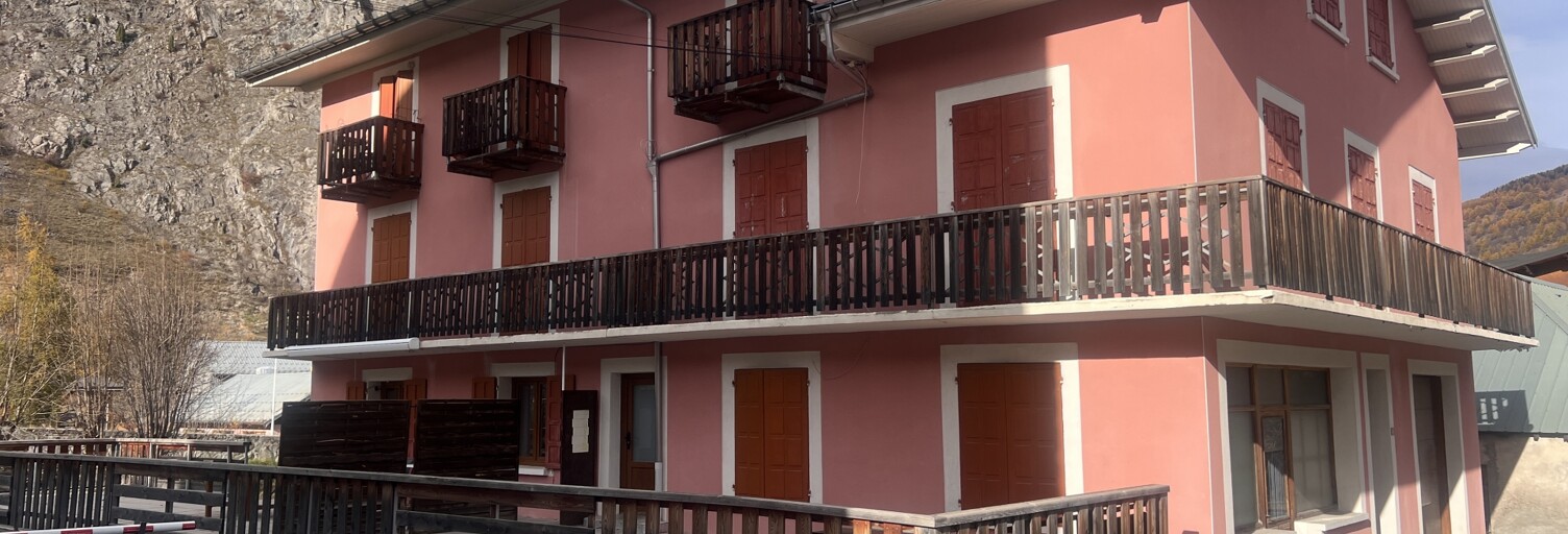 Maison 15 Pièces 333 m² à vendre à Valloire (73450)