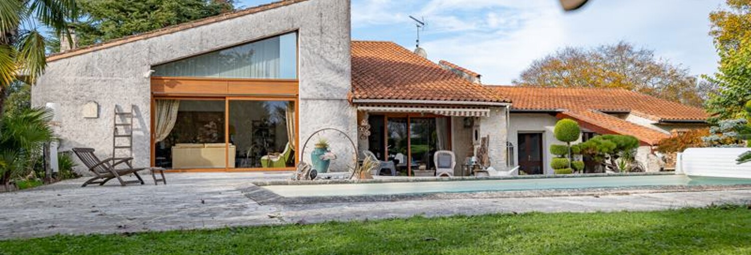 Maison 7 Pièces 242 m² à vendre à Saintes (17100)