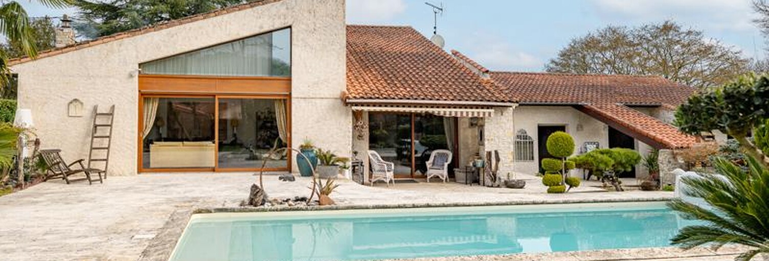 Maison 7 Pièces 242 m² à vendre à Saintes (17100)