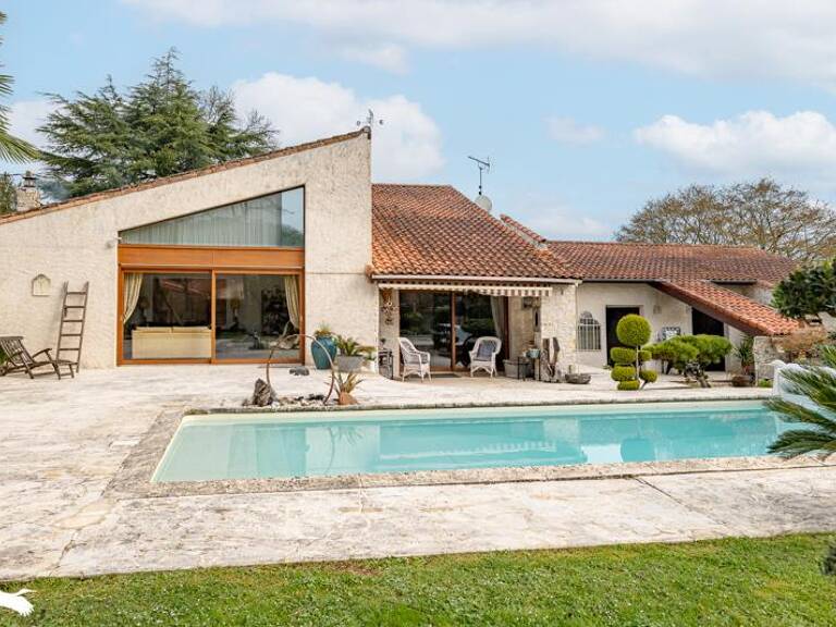 Maison art déco de 7 pièces principales — photo 1