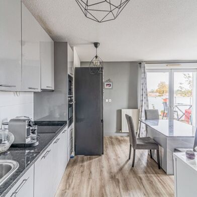 Appartement 3 pièces 234300 €