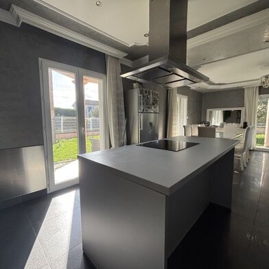 Maison 5 pièces 499200 €