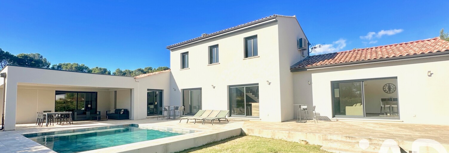 Maison 8 Pièces 215 m² à vendre à Uchaux (84100)