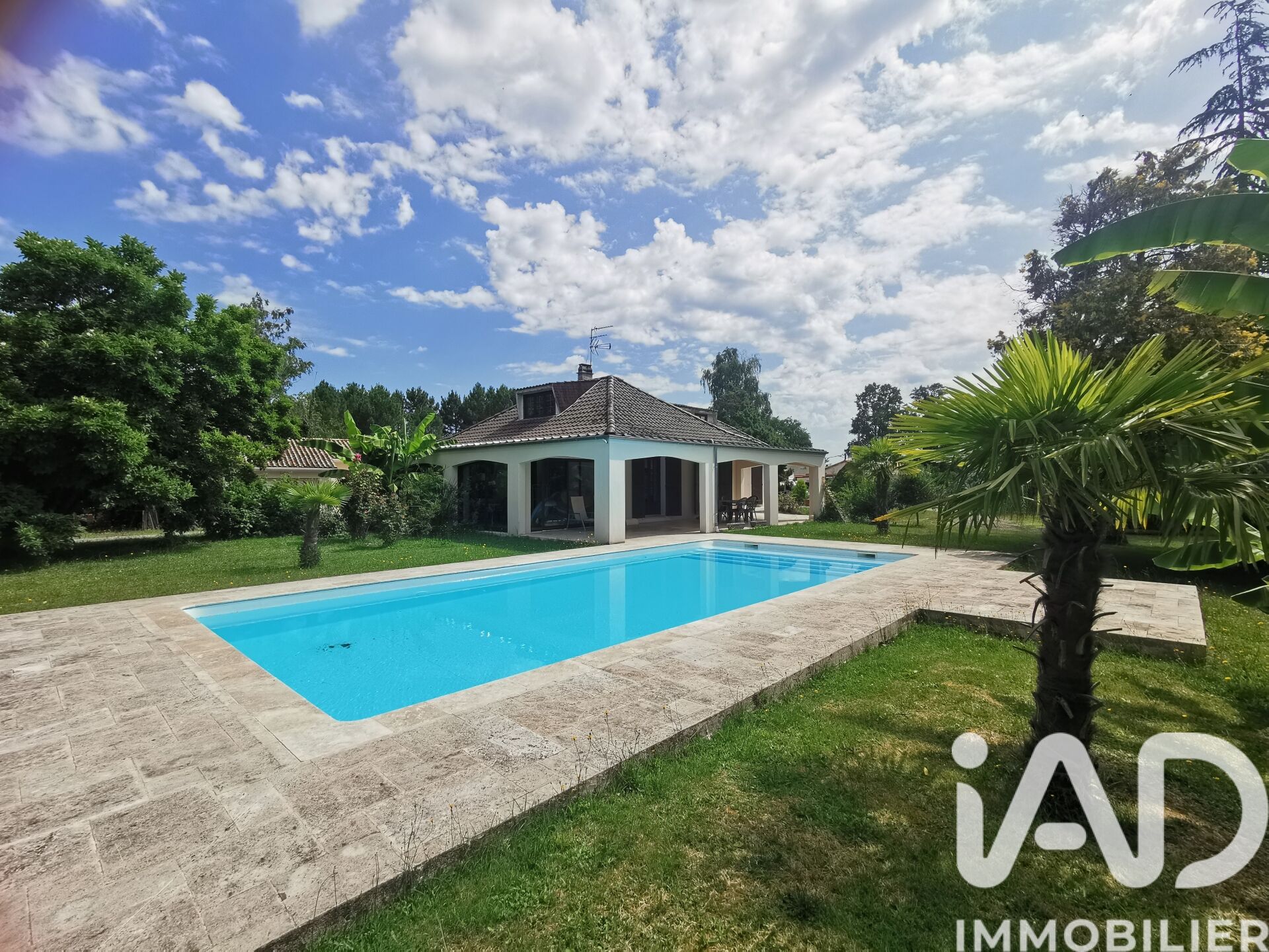 St-Yzan-De-Soudiac - 161m² - 5p. - 4ch.