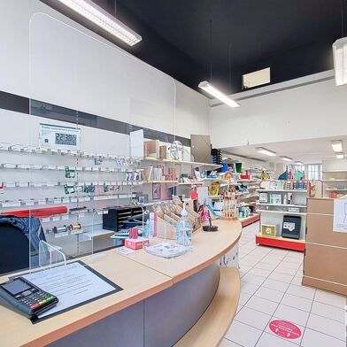 Commerce  656000 €