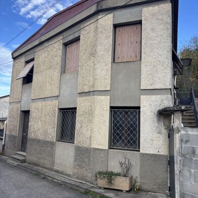 Appartement  256000 €