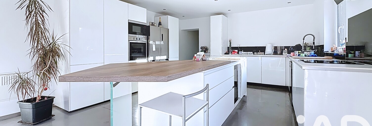 Maison 10 Pièces 280 m² à vendre à Wavrin (59136)