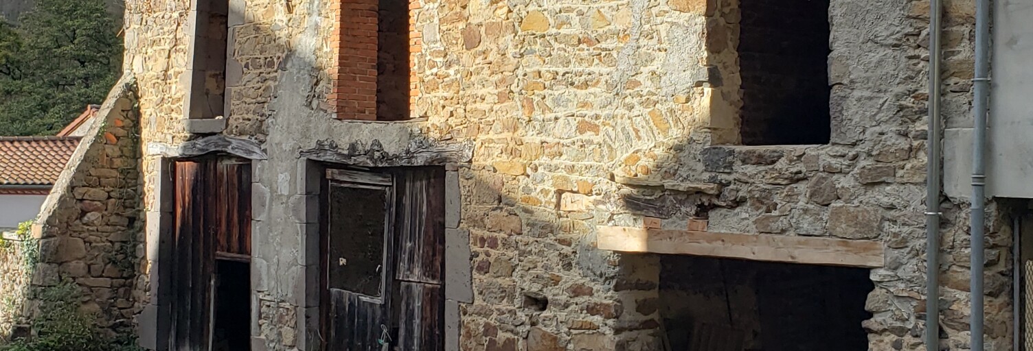 Garage  95 m² à vendre à Saint-Floret (63320)