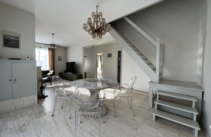 ROYAN - QUARTIER DU PARC - MAISON 5 CHAMBRES - JARDIN — photo 4