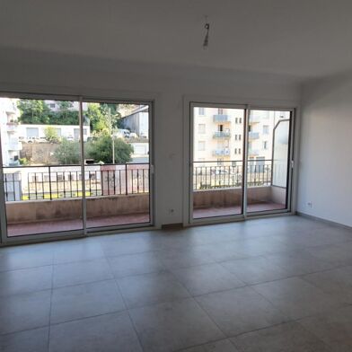Appartement 3 pièces 930 €