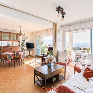 Appartement 4 pièces 275000 €