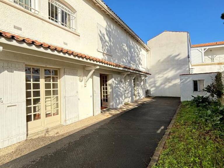 Breuillet – Charmante maison de ville 130 m² avec grande terrasse, commerces à pied — photo 1