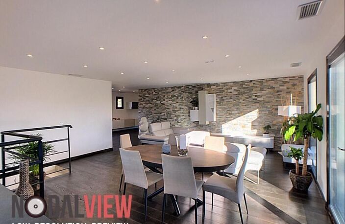 Idéale pour grande famille Cette maison se compose de deux appartements reliés par un escalier intérieur, permettant de profiter à la fois de deux espaces indépendants et d’une vraie vie de famille sous le même toit — photo 2