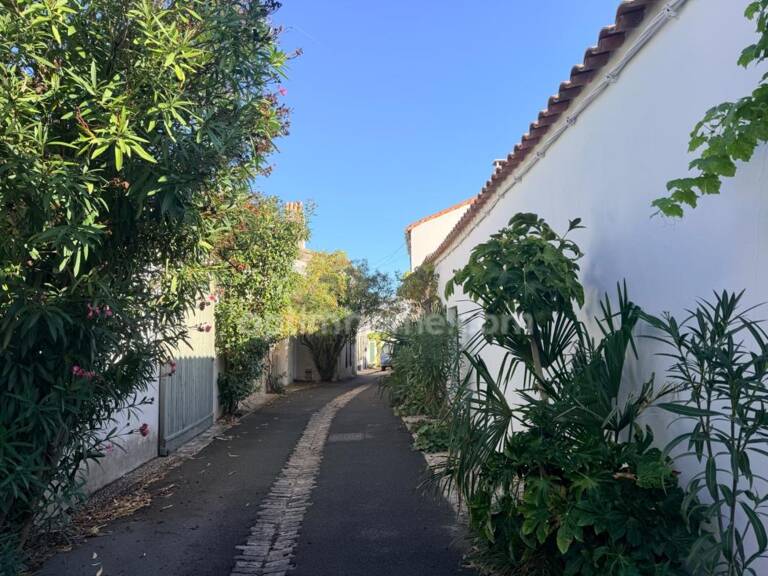 ÎLE DE RÉ – LE BOIS-PLAGE-EN-RÉ | MAISON DE CHARME EN PLEIN CŒUR DU VILLAGE — photo 1