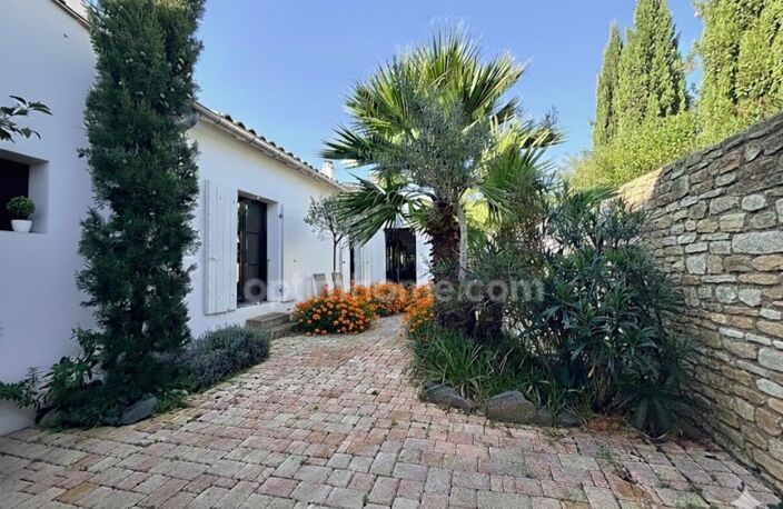 A saisir maison de plain pieds récente en  plein cœur du village  au Bois-Plage-en-Ré – — photo 4