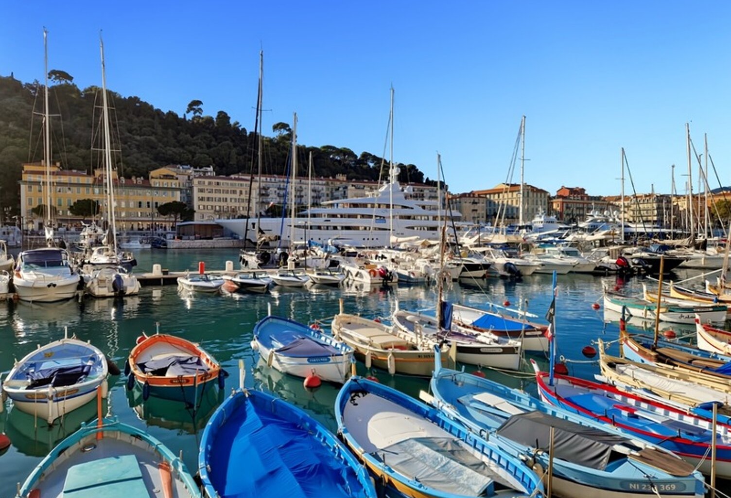 06300 - NICE LE PORT - APPARTEMENT - GRAND 2 PIECES - PROXIMITE DE LA PLAGE — photo 1