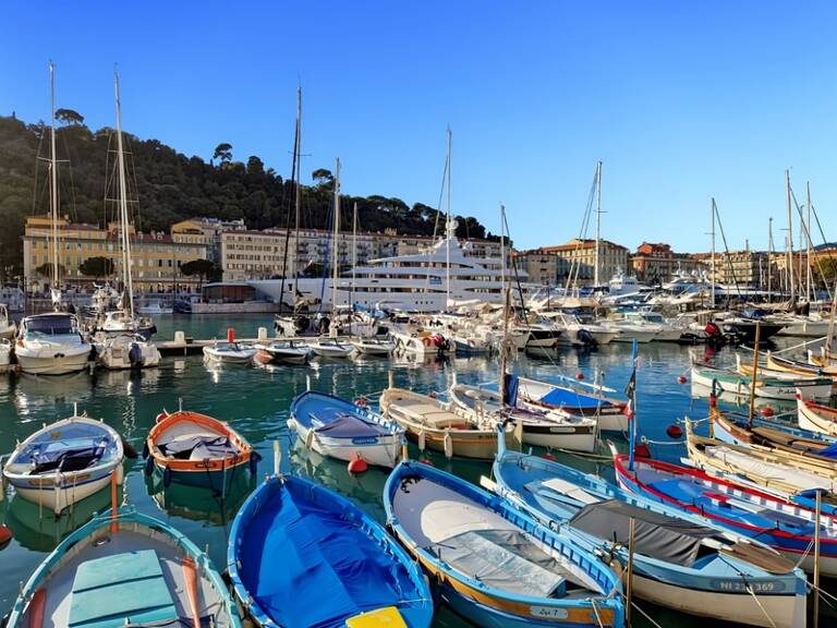06300 - NICE LE PORT - APPARTEMENT - GRAND 2 PIECES - PROXIMITE DE LA PLAGE — photo 1