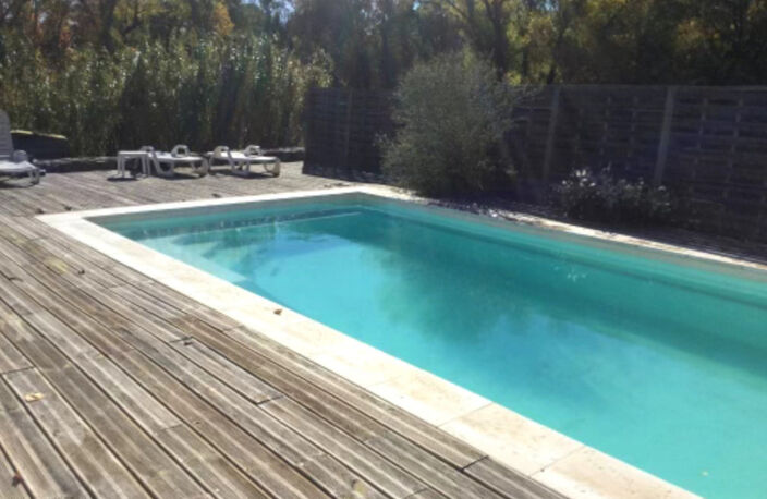 Ensemble immobilier T13 de 368 m2 sur 1414 m2 de terrain avec piscine et garages — photo 2
