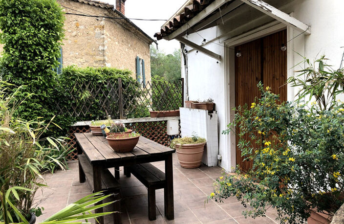 Ensemble immobilier T13 de 368 m2 sur 1414 m2 de terrain avec piscine et garages — photo 4