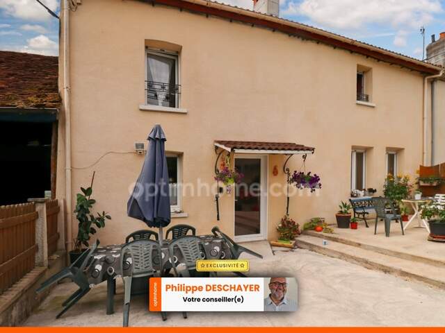 Maison de Village de 142 m² - 6 pièces - 4 chambres - Grange / Gararge - sur parcelles de 1935 m² - MAGNAC LAVAL (87190) — photo du bien