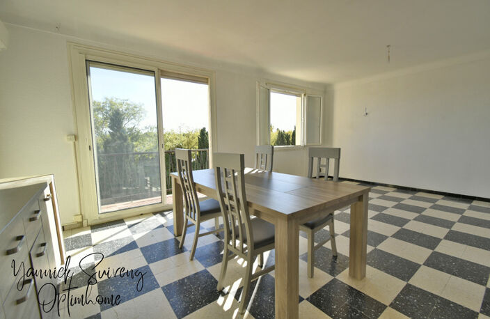 APPARTEMENT T4 DE 93 M² + TERRASSE - GARAGE - CAVE - PETIT TERRAIN — photo 4
