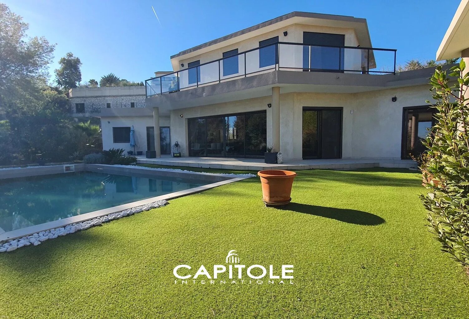 Antibes, Vue mer : Superbe propriété contemporaine avec appartem — photo 1