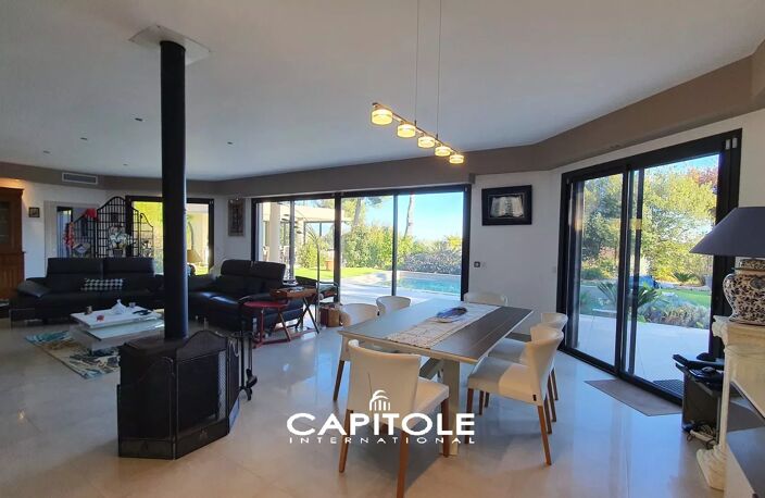 Antibes, Vue mer : Superbe propriété contemporaine avec appartem — photo 5