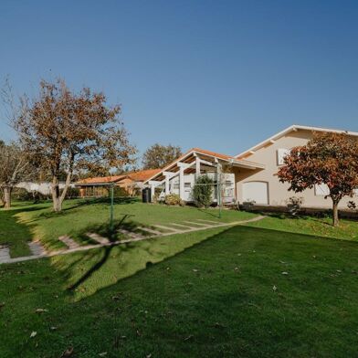 Maison 5 pièces 737000 €