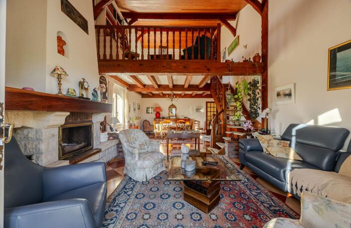 Maison de 200 m², beaux espaces, 4 chambres, grand bureau et mezzanine, beau terrain — photo 4