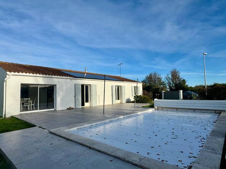 À Vendre – Charmante Maison Récemment Restaurée avec Piscine et Dépendance — photo 1