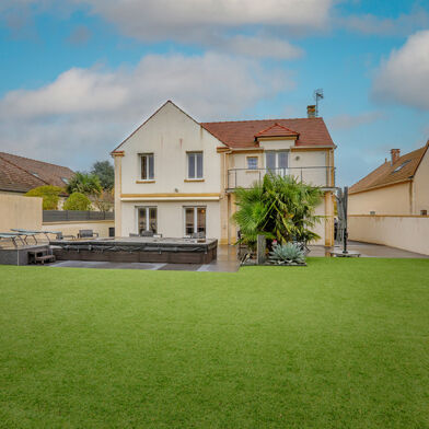 Maison 7 pièces 749000 €