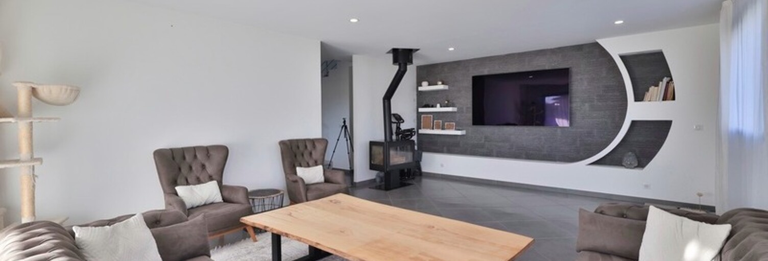 Maison 7 Pièces 194 m² à vendre à Bâgé-le-Châtel (01380)