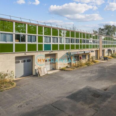 Local industriel  3109 €