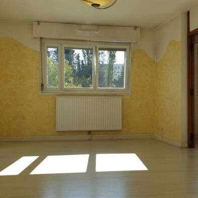 Appartement 4 pièces 84000 €