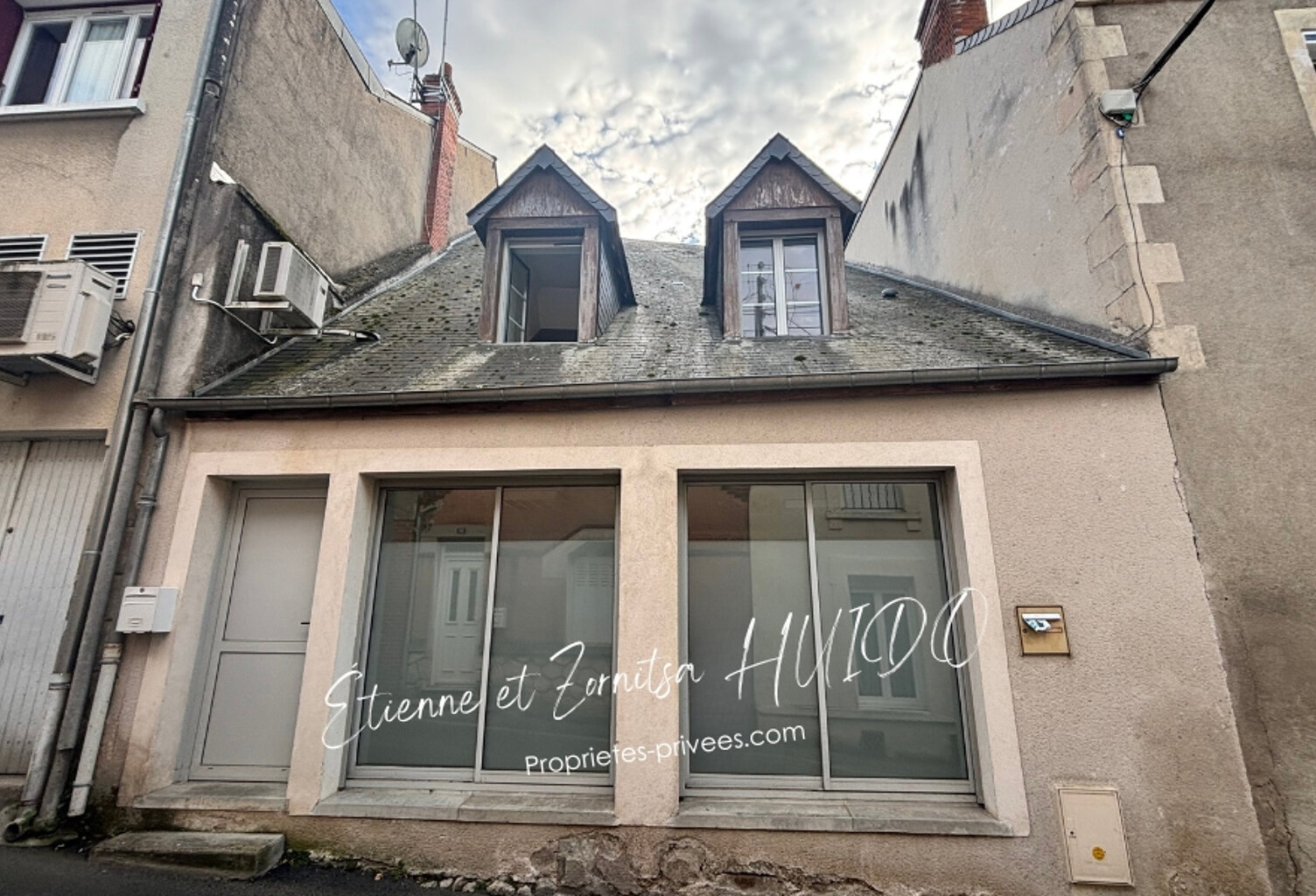 Baisse de prix ? Immeuble de rapport en centre-ville d'Issoudun 7 pièce(s) 146 m2 — photo 1
