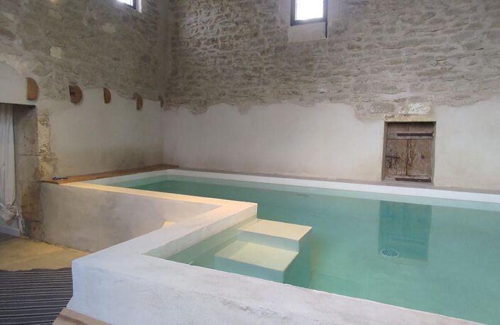 Mas rénové avec piscine intérieur et annexe — photo 2