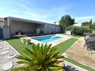 Maison Moderne avec maisonnette et piscine — photo 4