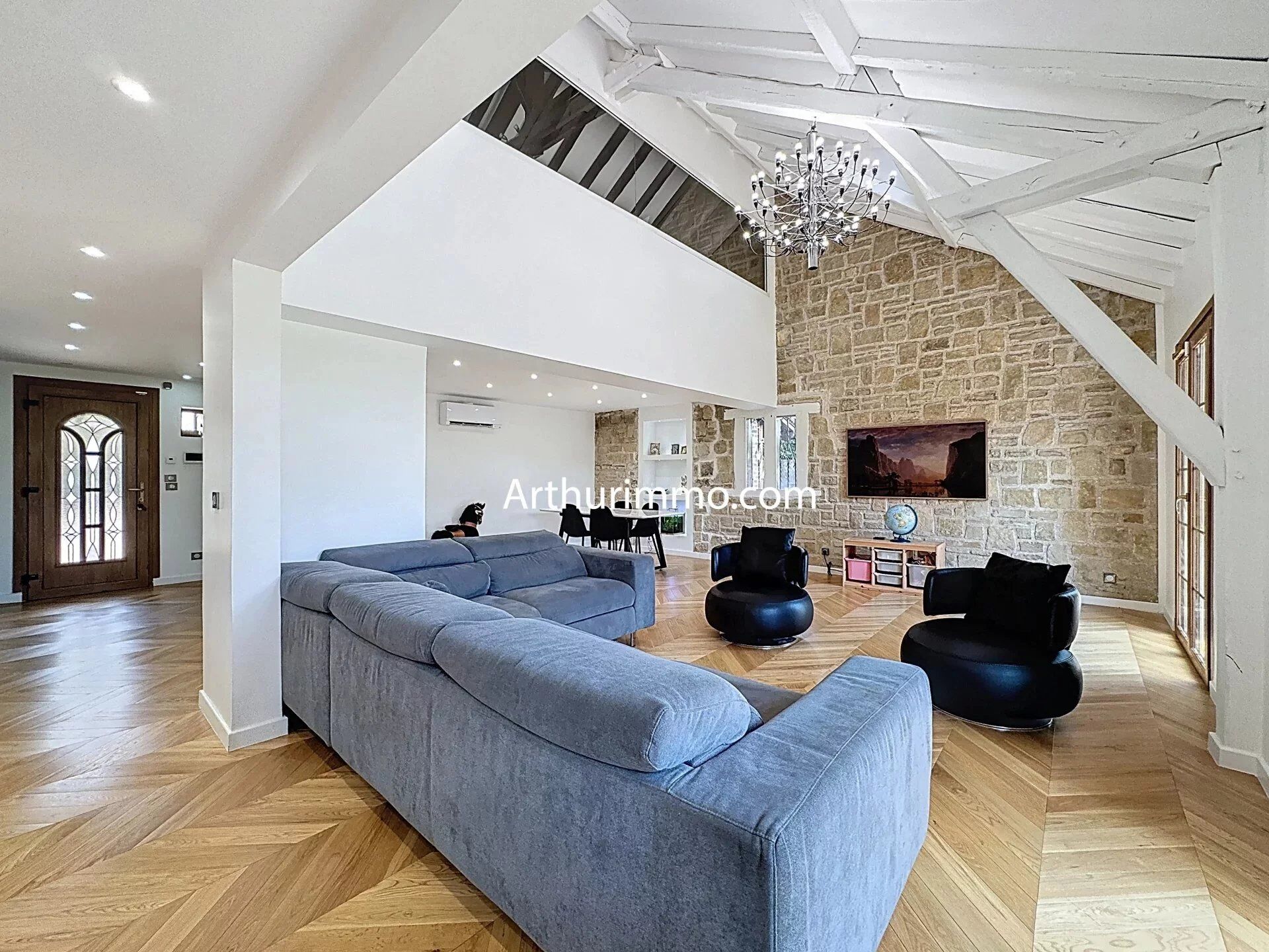 Maison 9 pièces 270 m² · à Sucy-en-Brie · 270 m² · 999 999 €