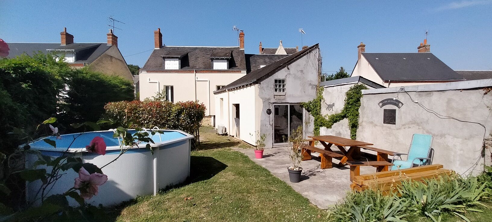 Maison de ville rénovée de 117 m2, 3 chambres, terrain de 672 m2