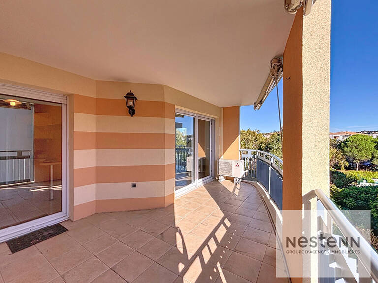 FREJUS - T4 lumineux avec terrasse plein sud et suite parentale parking — photo 1