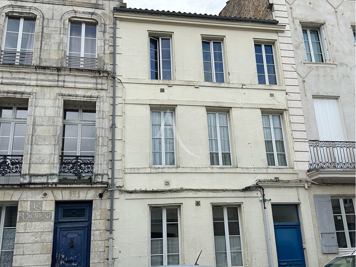 Rochefort Immeuble 19 pièces 330 m²
