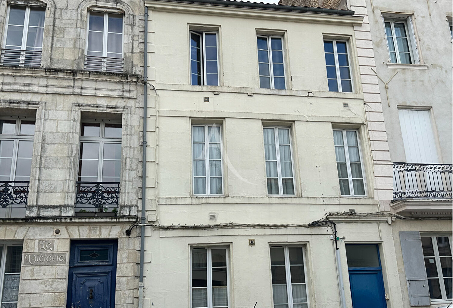 Immeuble de rapport - Hyper centre de Rochefort — photo 1