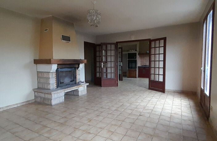 EN CAMPAGNE MAISON 3 CHAMBRES AVEC GRANGE — photo 4