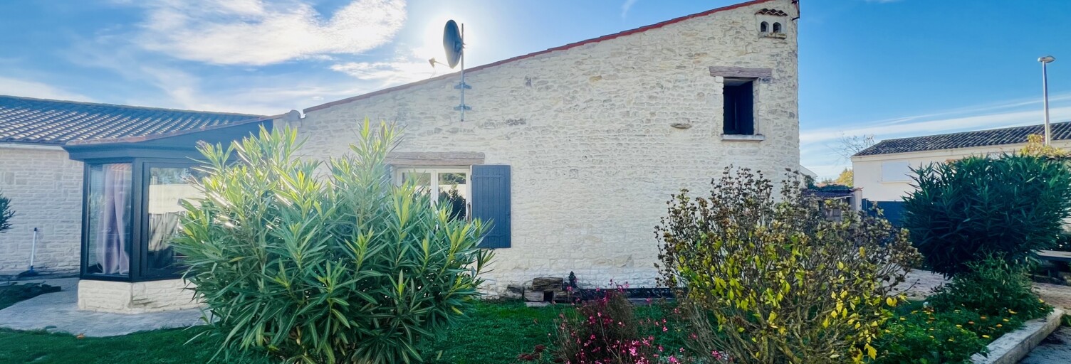 Maison 9 Pièces 200 m² à vendre à Croix-Chapeau (17220)