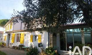 Maison 8 Pièces 220 m² à vendre à Saint-Romain-de-Benet (17600)